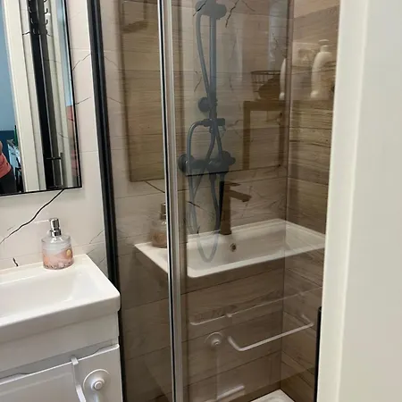 With Free Parking Apartment